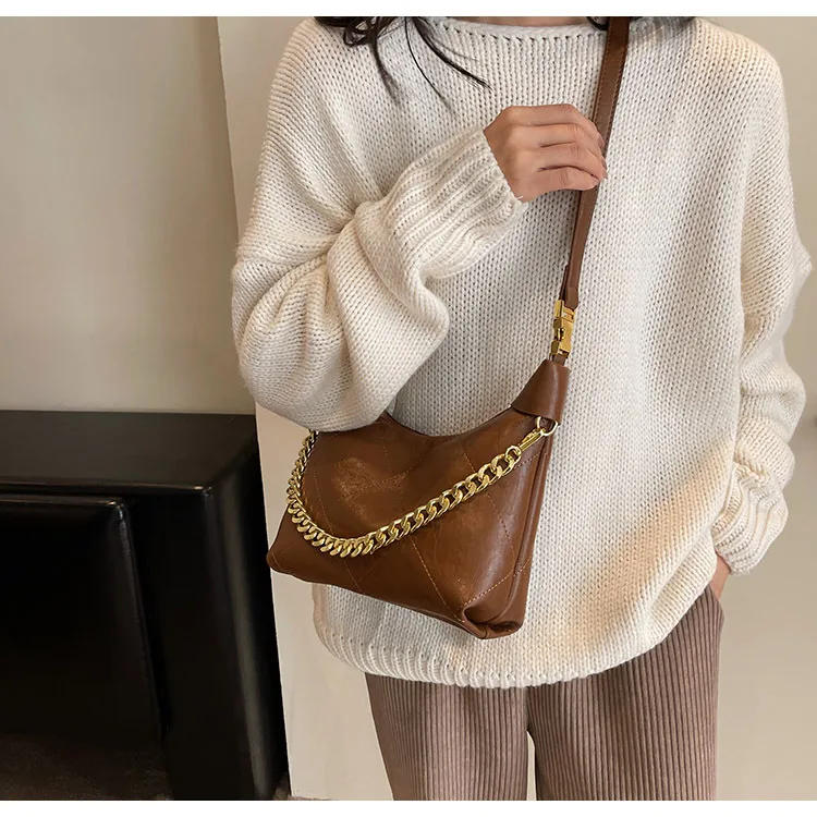 This Year's Popular Bag Women's Large Capacity  New Autumn And Winter Texture Rhombus Chain Shoulder Bag Popular Bucket Bag display picture 23