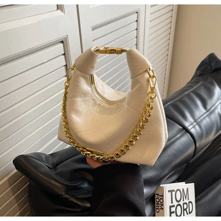 This Year's Popular Bag Women's Large Capacity  New Autumn And Winter Texture Rhombus Chain Shoulder Bag Popular Bucket Bag display picture 26