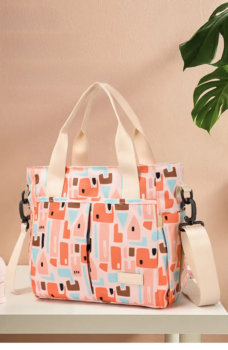 Mummy Bag New Casual Fashion Printed Multifunctional Portable Crossbody Bag Casual Lightweight Thermal Insulation Mother And Baby Bag display picture 1