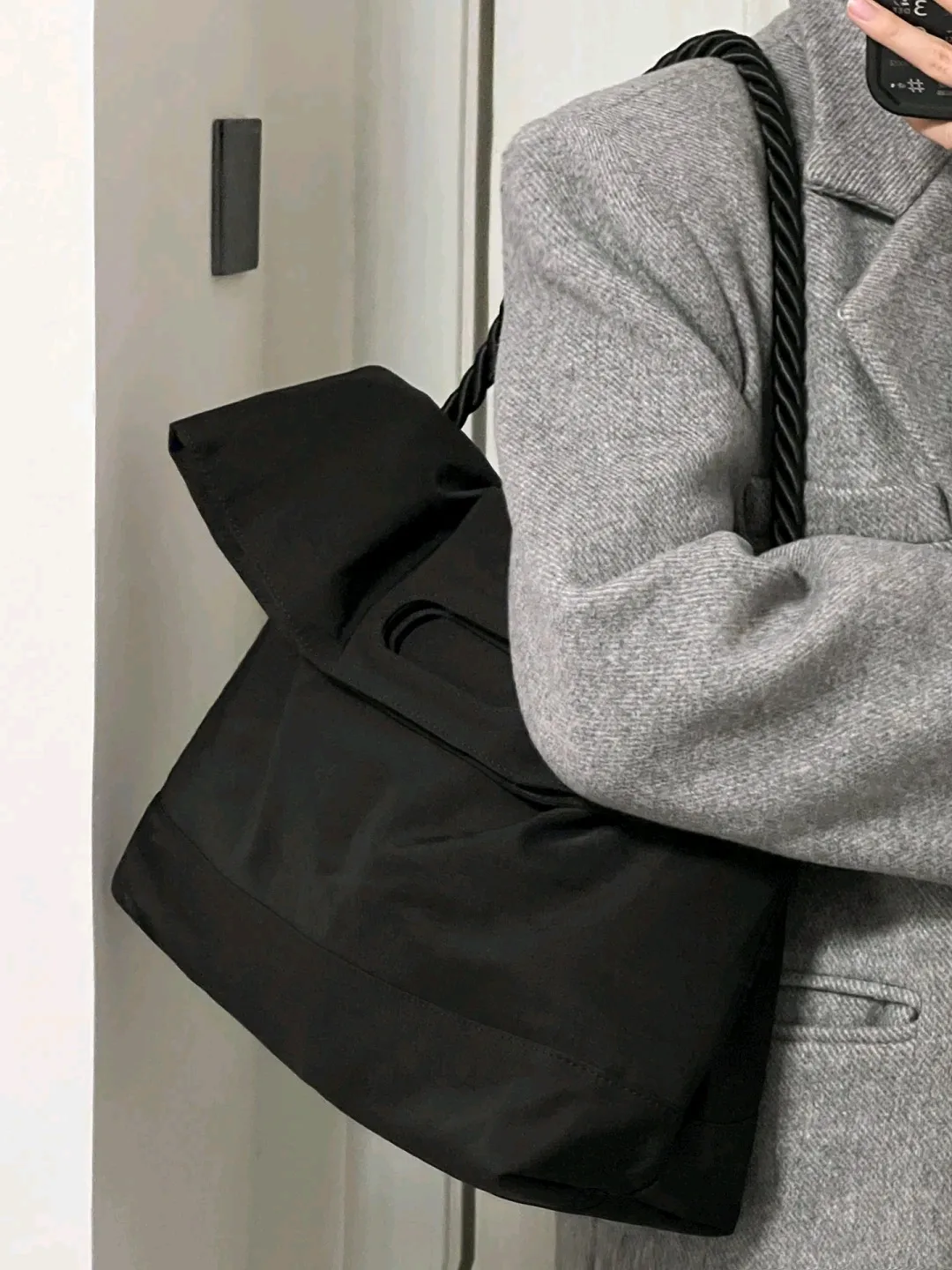 Large Capacity Bag Women's  Spring And Summer New Broadband Crossbody Bag High-end  Messenger Bag Commuter Tote Bag display picture 3