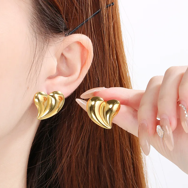Wholesale Jewelry Elegant Vintage Style Streetwear Heart Shape 304 Stainless Steel 18K Gold Plated Jewelry Set display picture 11