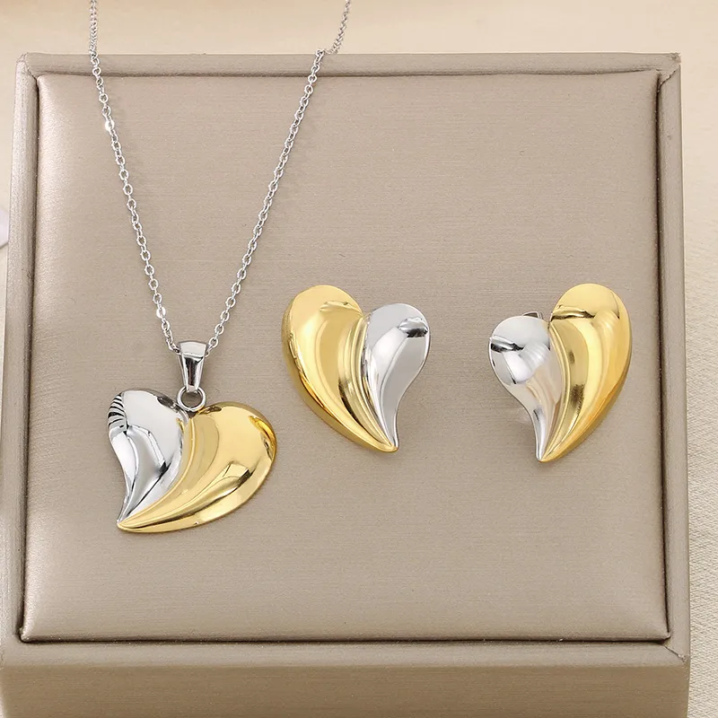 Wholesale Jewelry Elegant Vintage Style Streetwear Heart Shape 304 Stainless Steel 18K Gold Plated Jewelry Set display picture 6