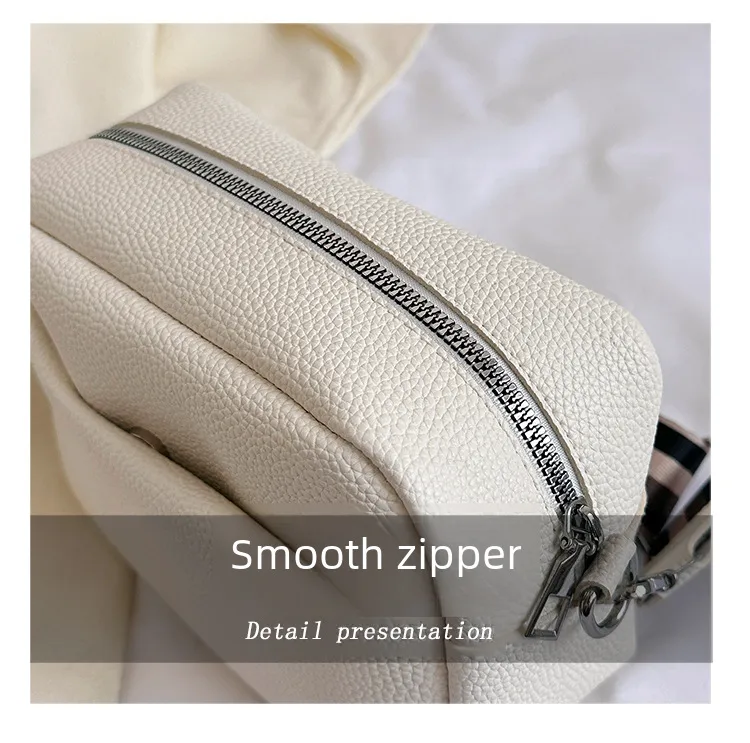 Trendy Women's Bag  Summer New Fashionable Simple Crossbody Bag Casual Stylish Shoulder Bag Small Square Bag Women's Bag display picture 5