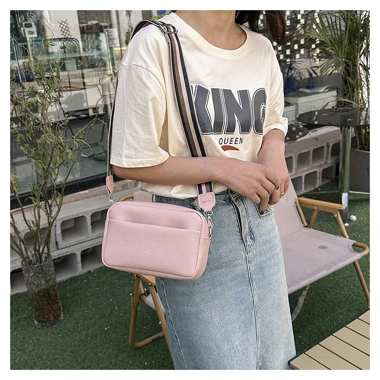 Trendy Women's Bag  Summer New Fashionable Simple Crossbody Bag Casual Stylish Shoulder Bag Small Square Bag Women's Bag display picture 12