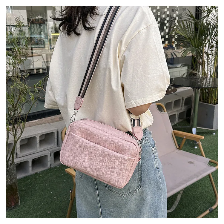 Trendy Women's Bag  Summer New Fashionable Simple Crossbody Bag Casual Stylish Shoulder Bag Small Square Bag Women's Bag display picture 13