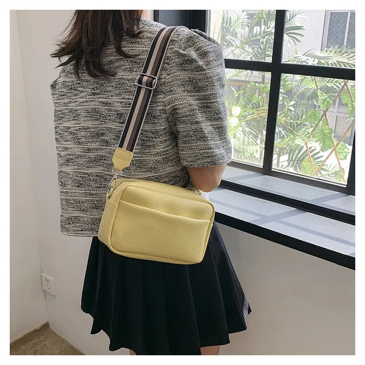 Trendy Women's Bag  Summer New Fashionable Simple Crossbody Bag Casual Stylish Shoulder Bag Small Square Bag Women's Bag display picture 16