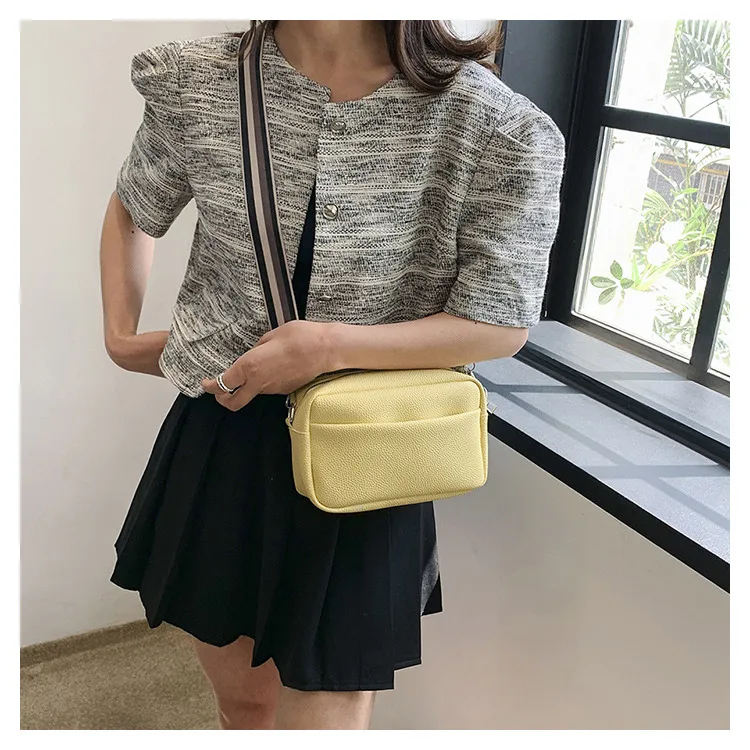 Trendy Women's Bag  Summer New Fashionable Simple Crossbody Bag Casual Stylish Shoulder Bag Small Square Bag Women's Bag display picture 17