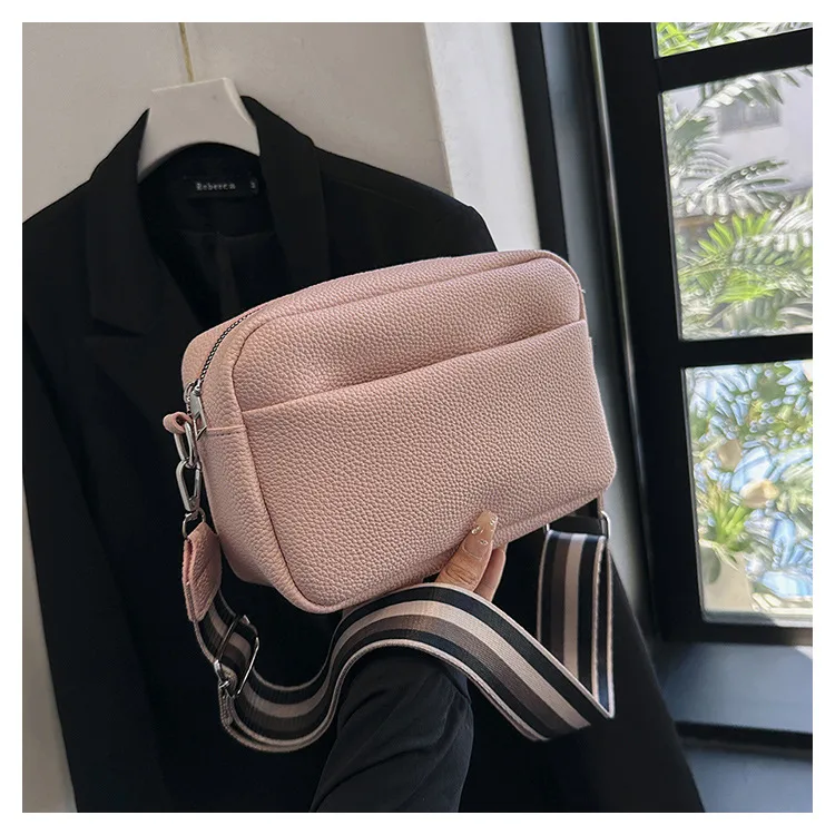Trendy Women's Bag  Summer New Fashionable Simple Crossbody Bag Casual Stylish Shoulder Bag Small Square Bag Women's Bag display picture 21