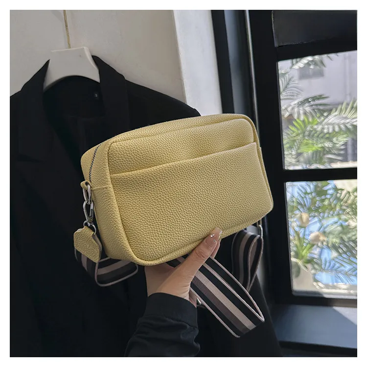 Trendy Women's Bag  Summer New Fashionable Simple Crossbody Bag Casual Stylish Shoulder Bag Small Square Bag Women's Bag display picture 22