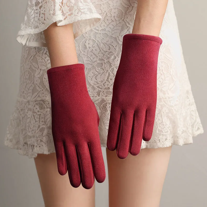 Beautiful Symbol   Classic Women's Non-inverted Velvet Four-button Velvet-lined Thickened Cycling Touch Screen Warm Gloves display picture 3
