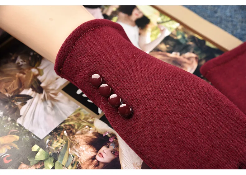 Beautiful Symbol   Classic Women's Non-inverted Velvet Four-button Velvet-lined Thickened Cycling Touch Screen Warm Gloves display picture 14