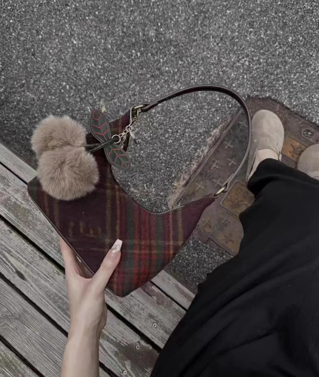 Wool Plaid Retro Niche Underarm Bag For Women  New Autumn And Winter Cherry High-grade Portable Shoulder Bag display picture 8