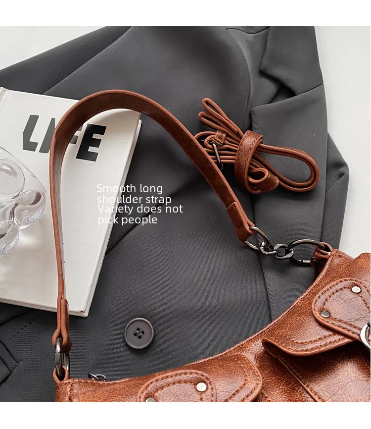 Wholesale Sweet Cool Motorcycle Bag For Women  New Niche Fashion Shoulder Underarm Bag Small Red Book  Women's Bag display picture 4