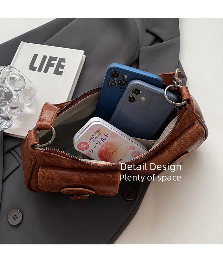 Wholesale Sweet Cool Motorcycle Bag For Women  New Niche Fashion Shoulder Underarm Bag Small Red Book  Women's Bag display picture 6