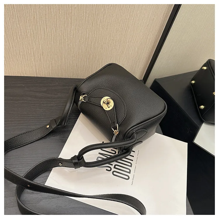 Retro Western Style Children's Bag  New PU Litchi Pattern Mini Portable Crossbody Shoulder Small Square Bag Trendy display picture 11