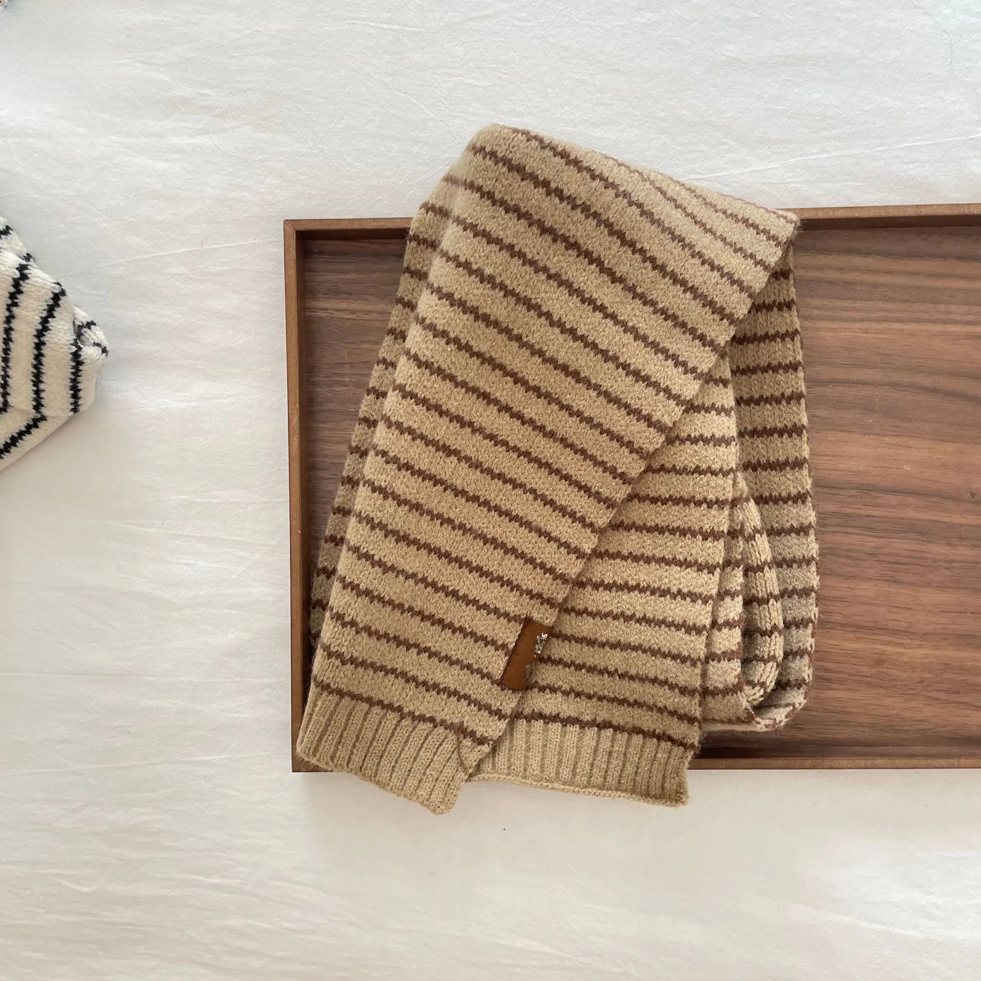 Han Fan Boys' Scarf Cool Trendy Handsome Striped Jacquard Knitted Scarf Children's Scarf display picture 5