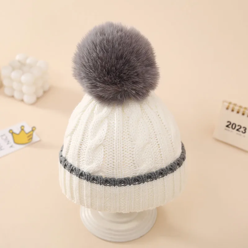 Winter Baby Hat Casual Versatile Baby Boys' Color Matching Knitted Hat Outdoor Cold-proof Wool Hat display picture 9