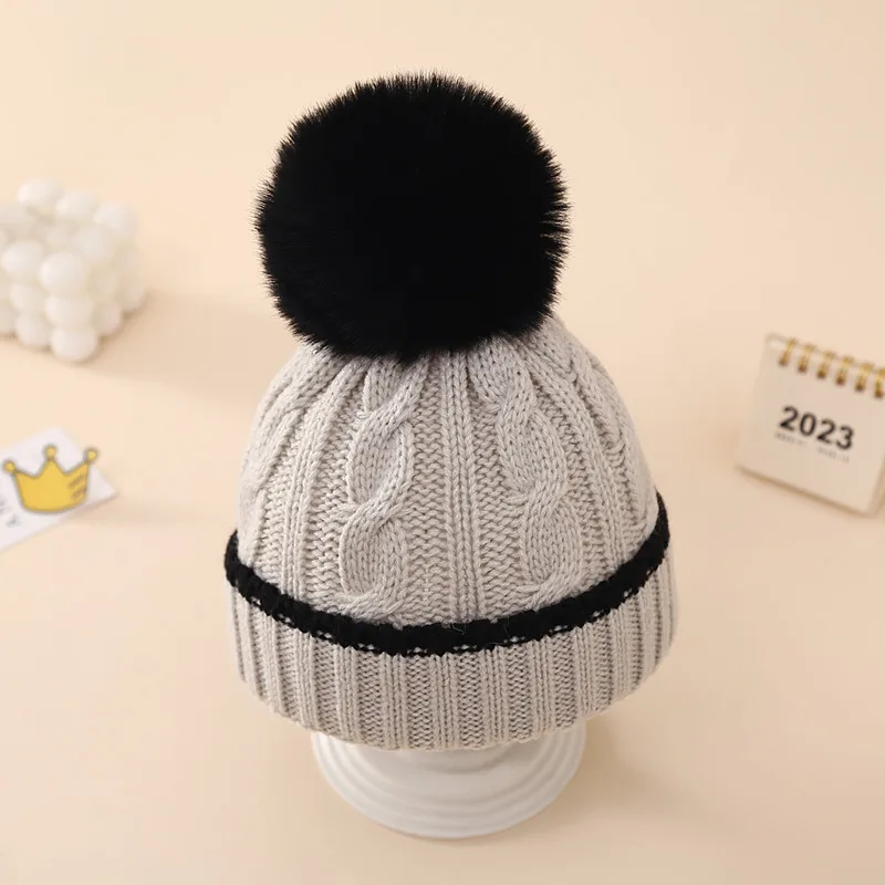 Winter Baby Hat Casual Versatile Baby Boys' Color Matching Knitted Hat Outdoor Cold-proof Wool Hat display picture 10
