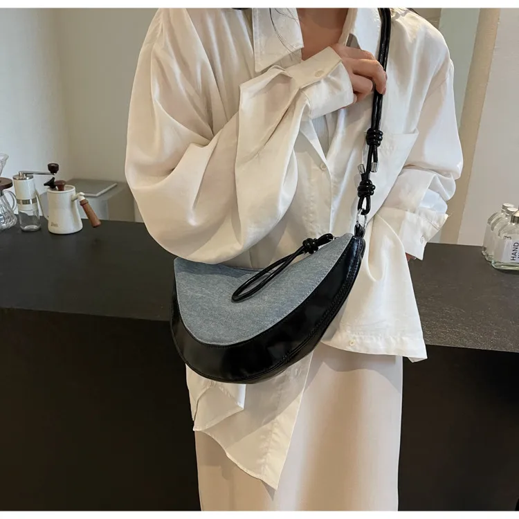 Niche Underarm Bag Women's Summer  New Fashion Saddle Bag Casual Denim Crossbody Bag display picture 4