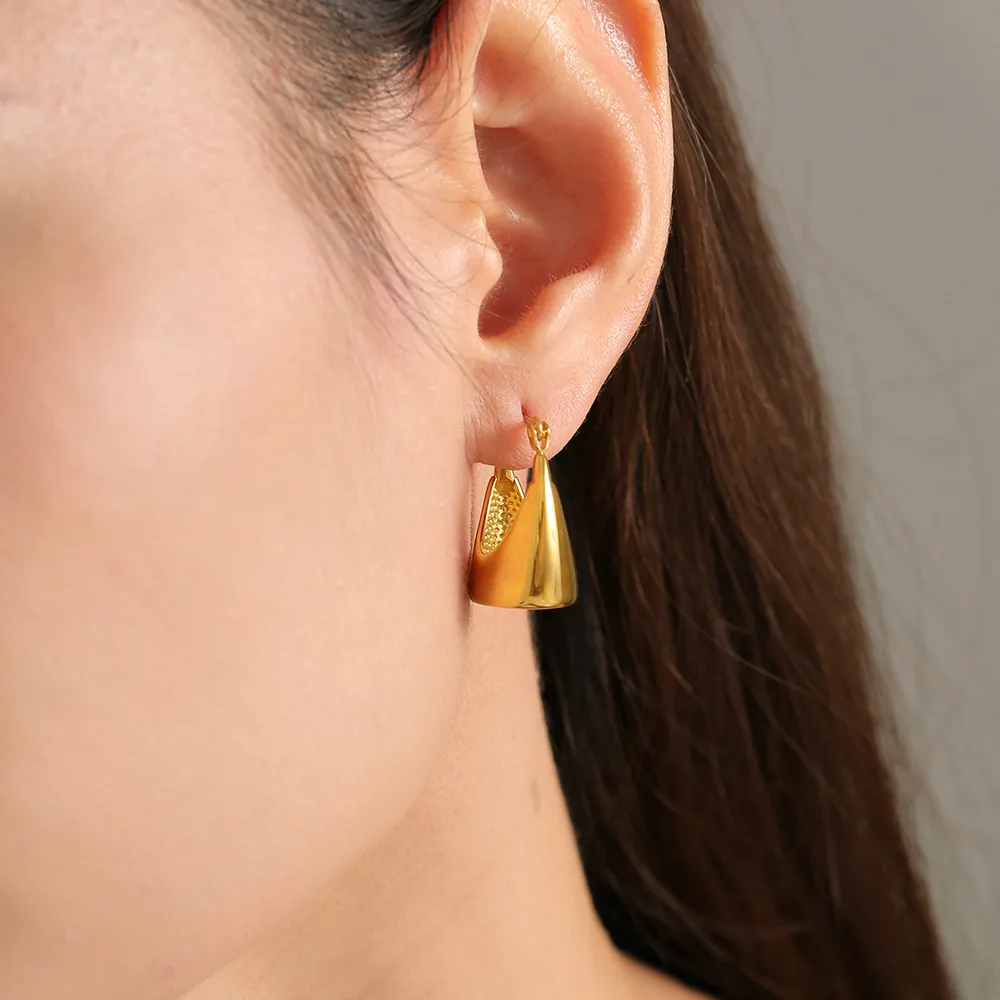 1 Pair Princess Preppy Style Artistic Geometric Plating Titanium Steel 18K Gold Plated Earrings display picture 6