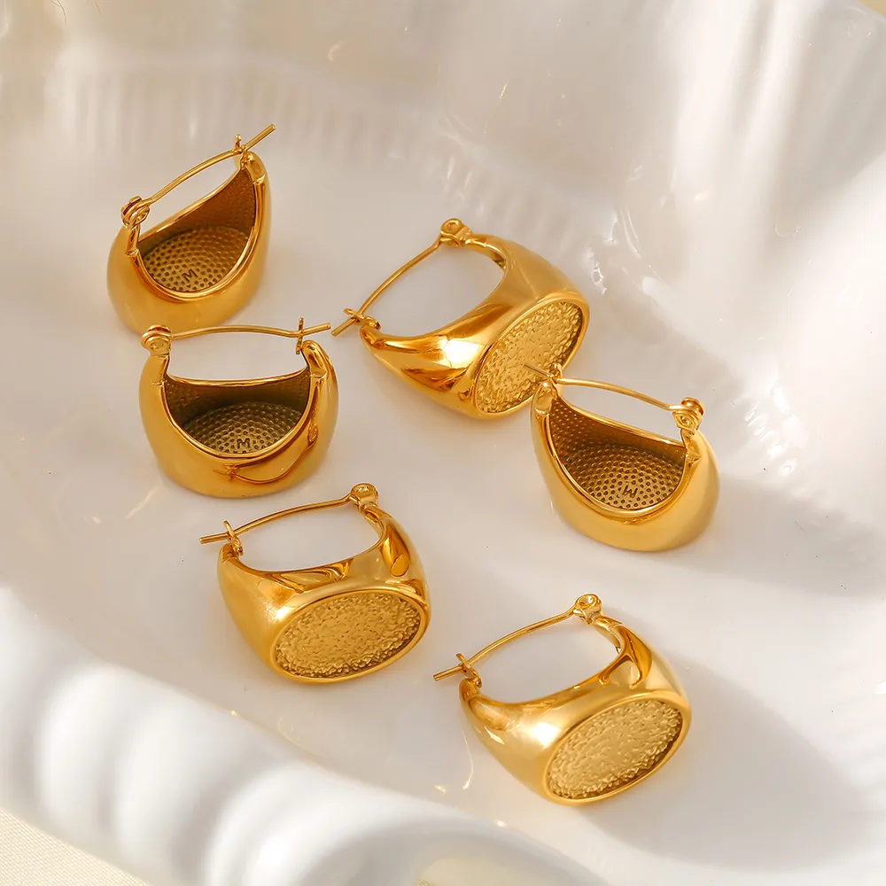 1 Pair Princess Preppy Style Artistic Geometric Plating Titanium Steel 18K Gold Plated Earrings display picture 7