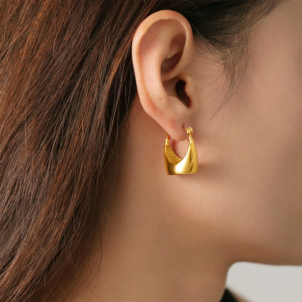 1 Pair Princess Preppy Style Artistic Geometric Plating Titanium Steel 18K Gold Plated Earrings display picture 10