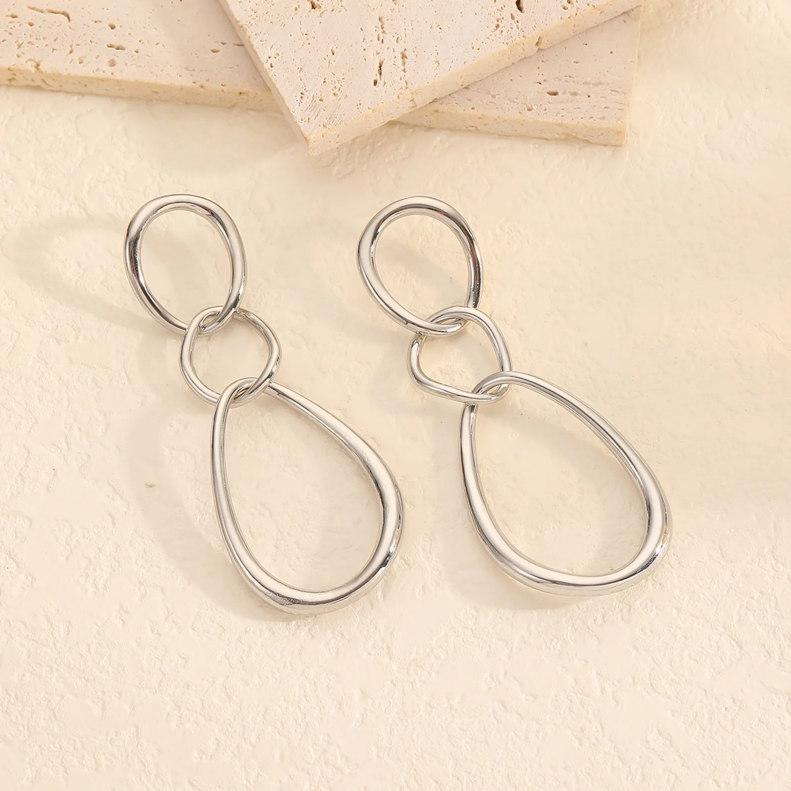 1 Pair IG Style Simple Style Geometric Copper Drop Earrings display picture 3