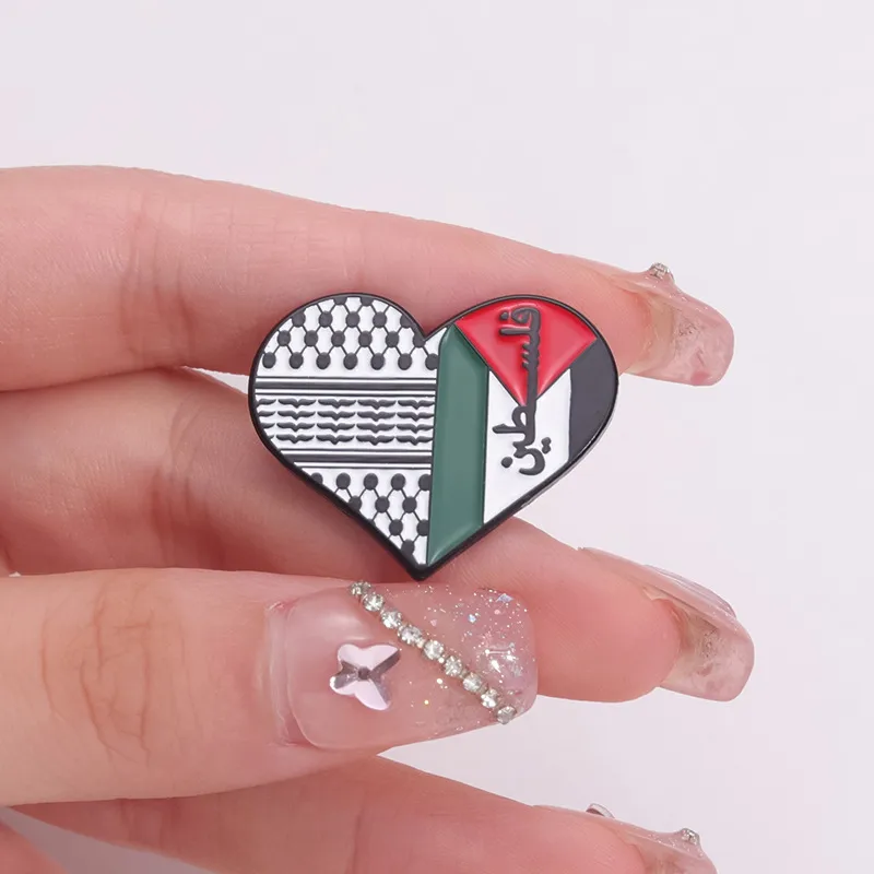 Basic Classic Style Geometric Heart Shape Alloy Stamping Stoving Varnish Plating Unisex Brooches display picture 3