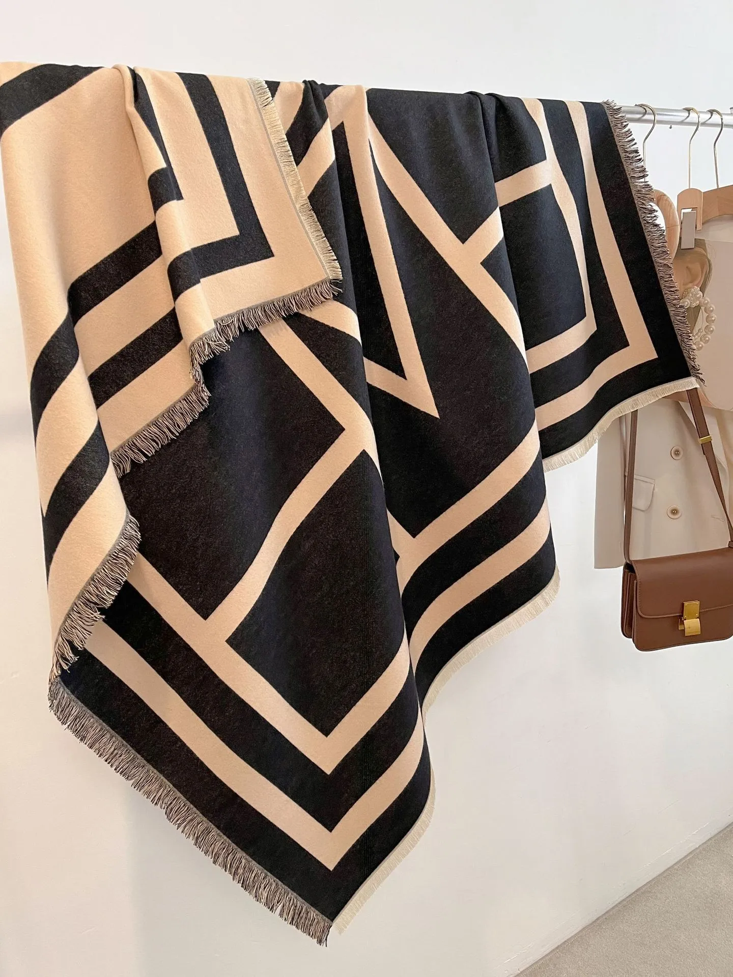Women's IG Style Classic Style Printing Color Block Imitation Cashmere Polyester Scarf display picture 3