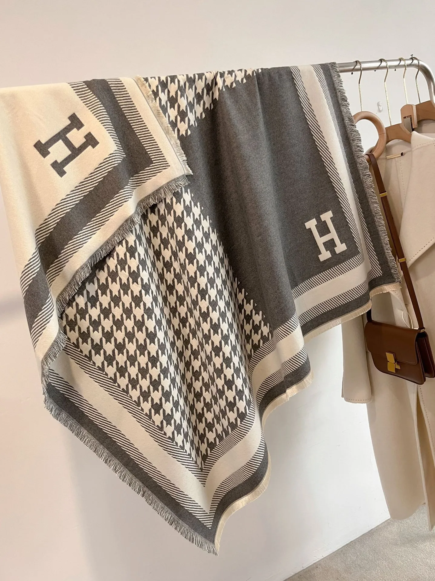 Women's IG Style Classic Style Printing Color Block Imitation Cashmere Polyester Scarf display picture 12