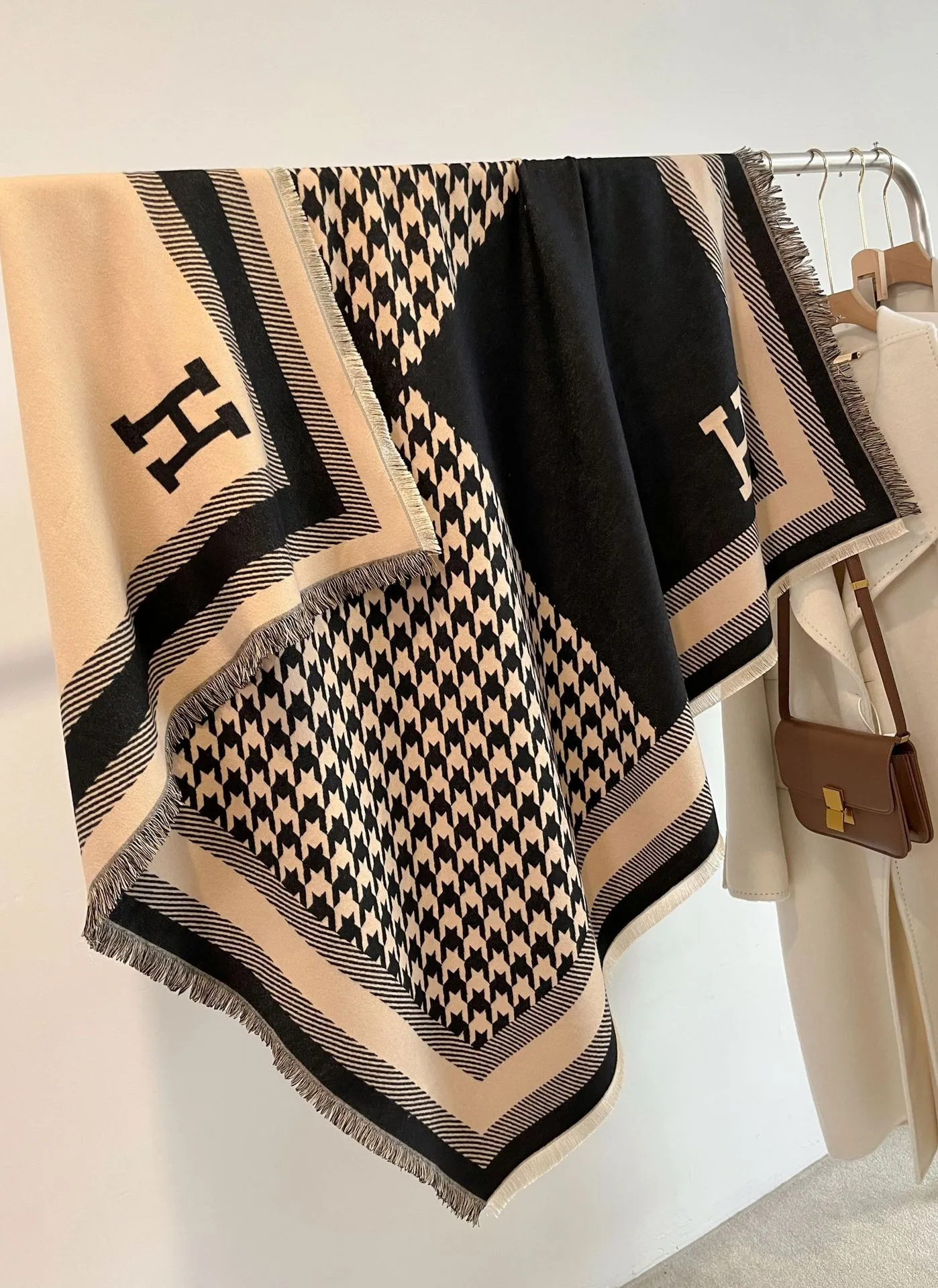 Women's IG Style Classic Style Printing Color Block Imitation Cashmere Polyester Scarf display picture 13