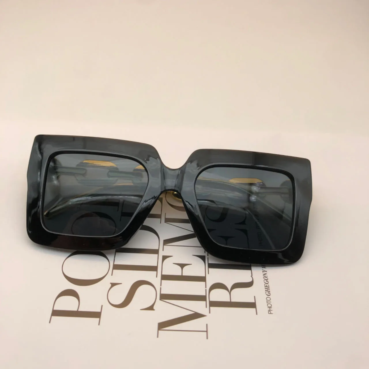 Square Chain High-end Sunglasses  New  Trend Large Frame Street Photo Glasses Frame Personality Women display picture 10