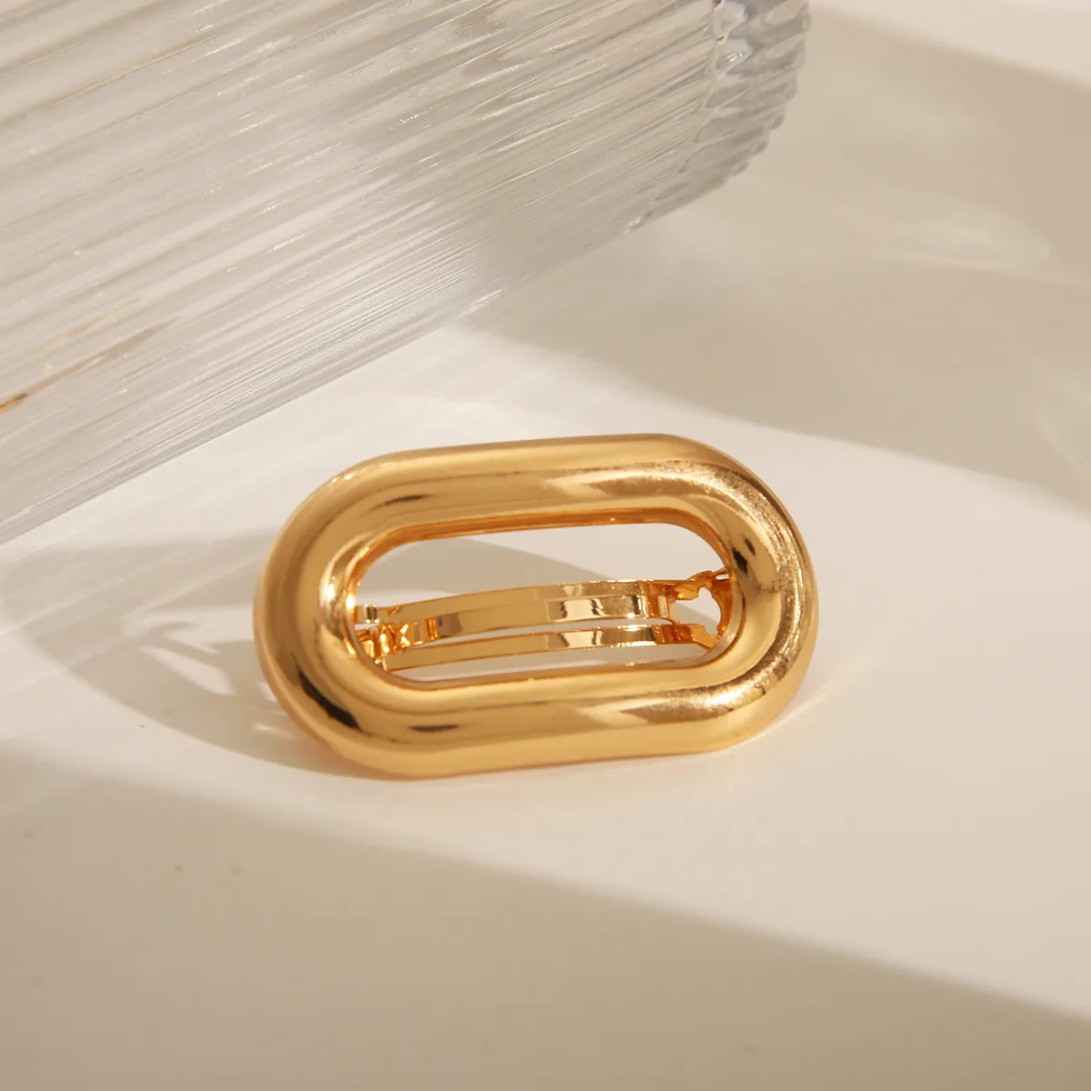 Women's Cute Basic Solid Color Alloy Hair Clip display picture 2