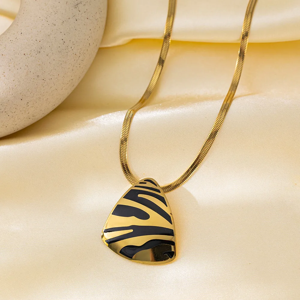 New Product Best-Selling European And American Triangle Zebra Texture Exquisite Fashion Plated 18K Gold Titanium Steel Necklace Two-Piece Earrings Set display picture 2