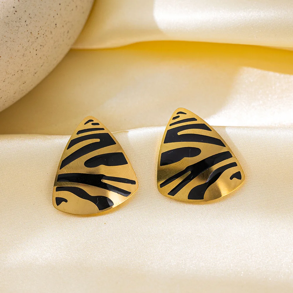 New Product Best-Selling European And American Triangle Zebra Texture Exquisite Fashion Plated 18K Gold Titanium Steel Necklace Two-Piece Earrings Set display picture 3