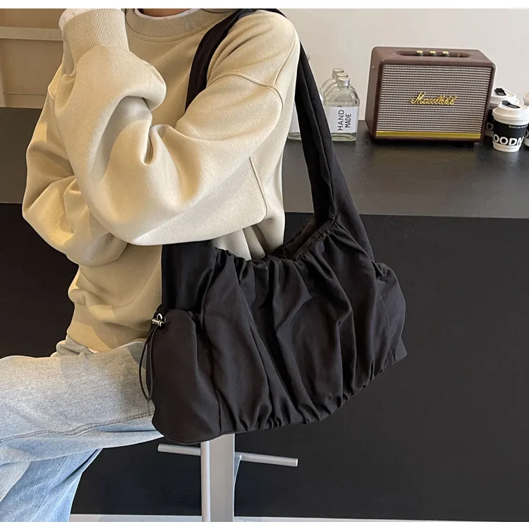 Women's Medium Canvas Solid Color Vintage Style Classic Style Square Zipper Shoulder Bag display picture 1