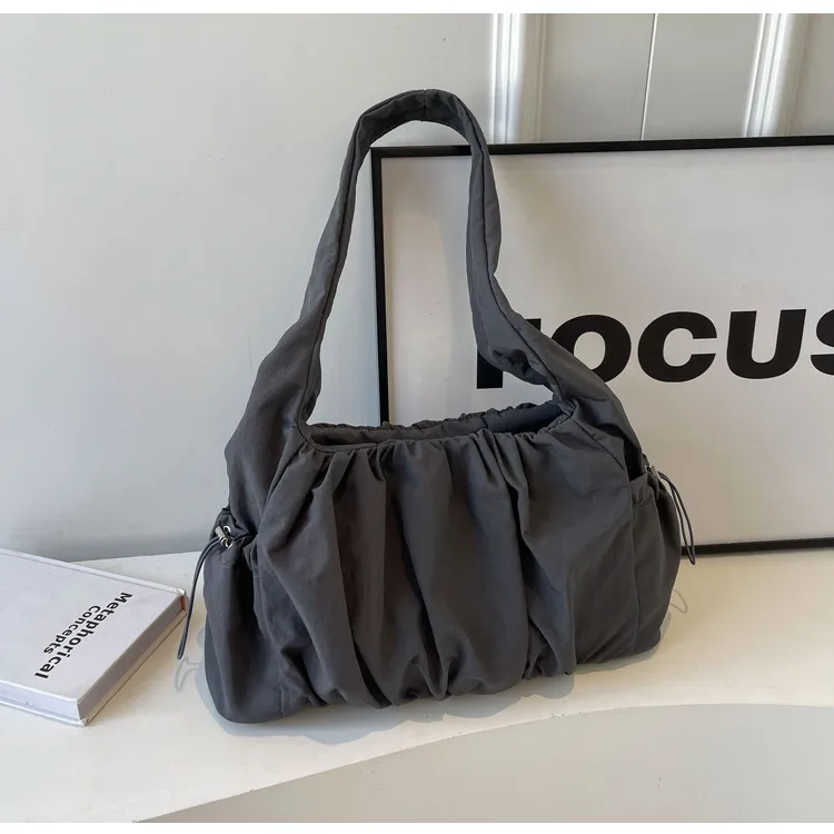 Women's Medium Canvas Solid Color Vintage Style Classic Style Square Zipper Shoulder Bag display picture 19