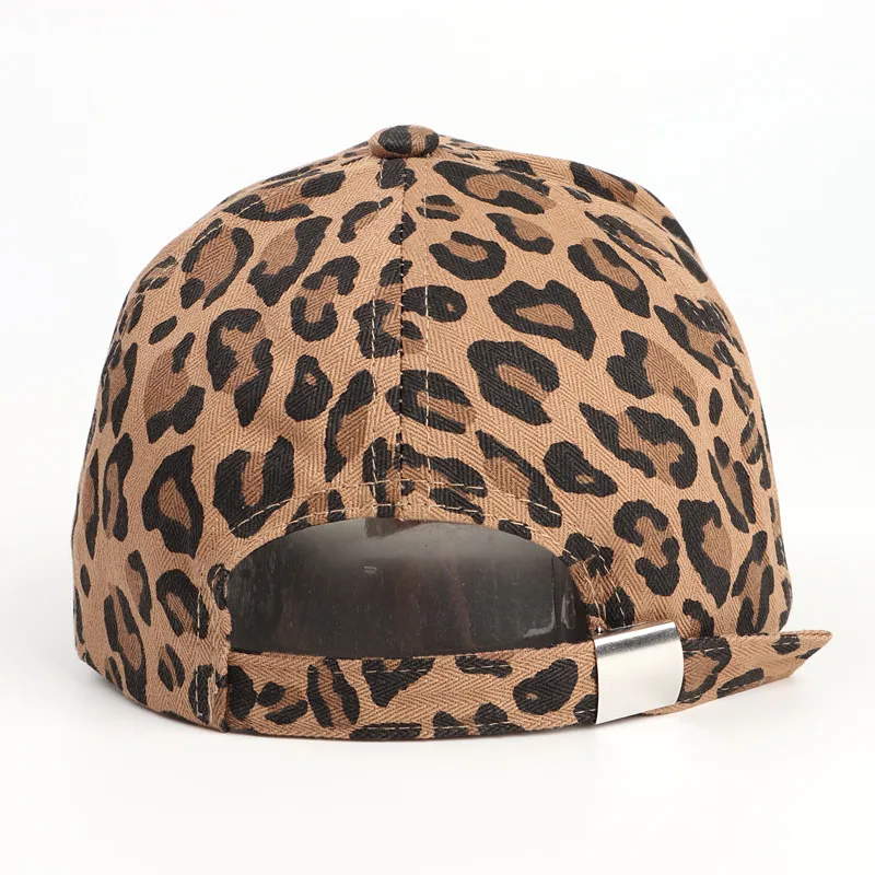 Personalized Cow Striped Baseball Cap Curved Eaves Leopard Print Baseball Cap Men's And Women's Outdoor Sunscreen Hat display picture 5