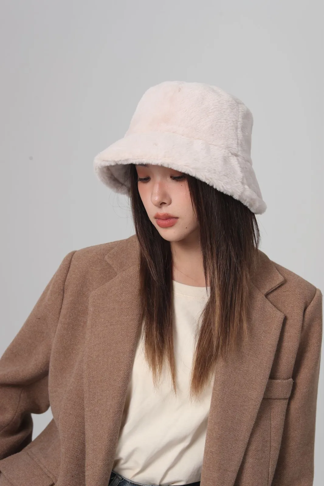 Autumn And Winter New Imitation Rabbit Fur And Velvet Fisherman Hat Women's Thickened Warm Basin Hat Fashionable  Bucket Hat Candy Color display picture 4