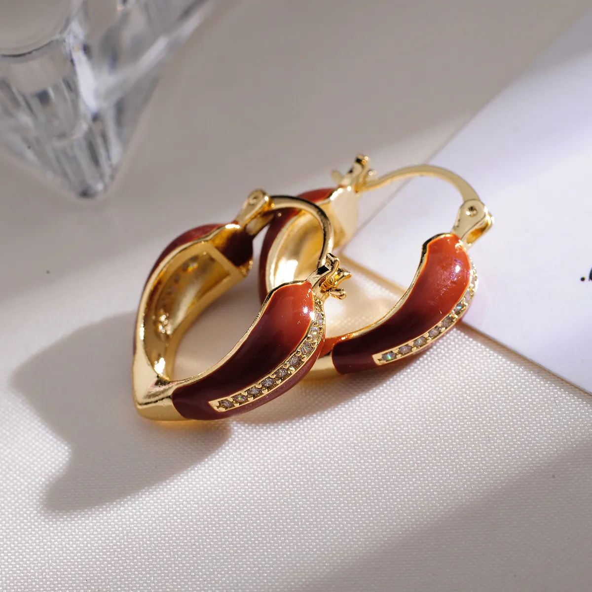 French Style Retro Elegant Fashion Dripping Ear Clip Women's Niche Design Simple Autumn And Winter Versatile High-Grade Earrings display picture 5