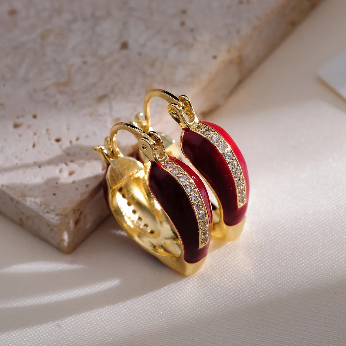 French Style Retro Elegant Fashion Dripping Ear Clip Women's Niche Design Simple Autumn And Winter Versatile High-Grade Earrings display picture 4