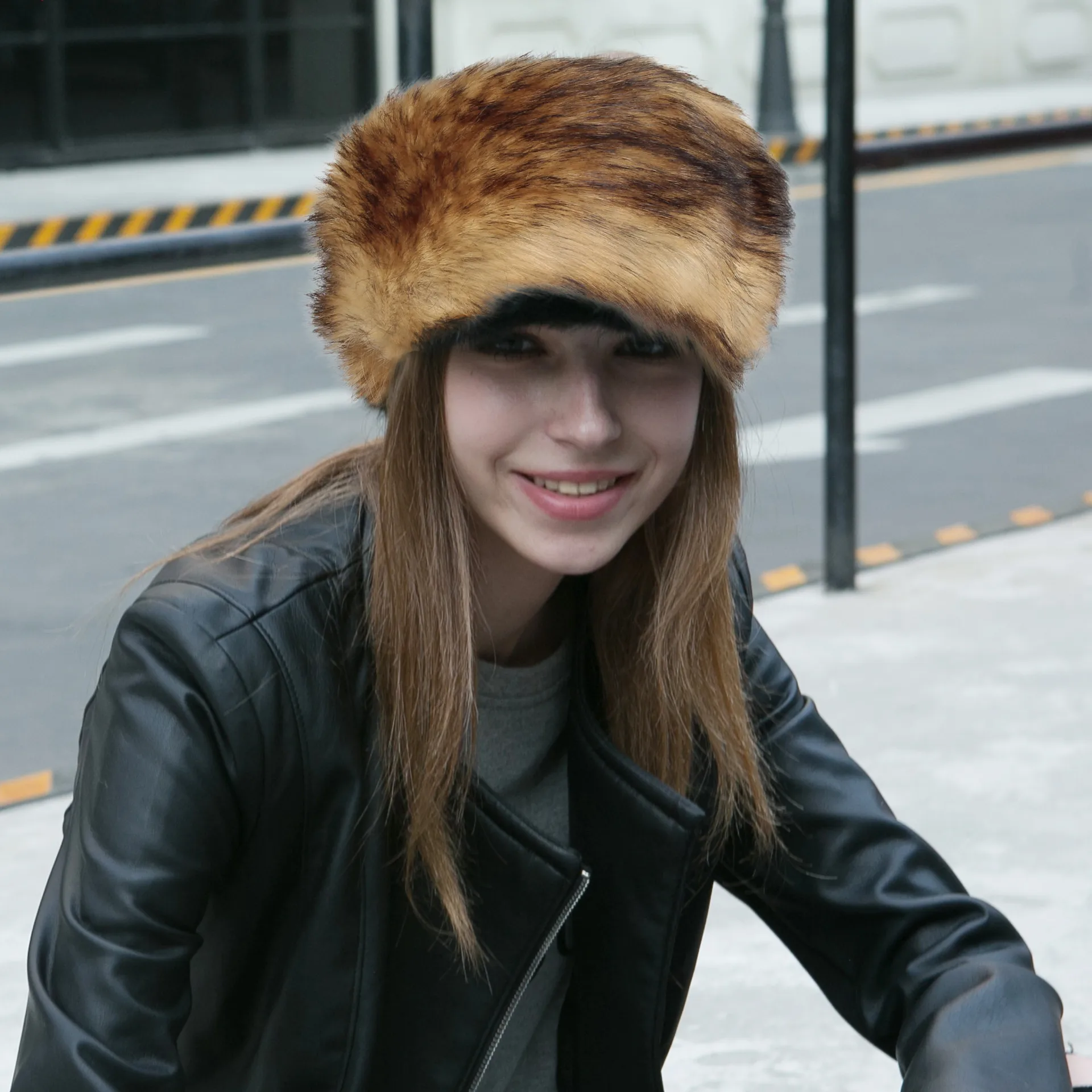 P0202 Fashion Color Mao Mao Head Ring Head Ring Imitation Fur Warm Headgear Cap Children Europe And The United States New display picture 1