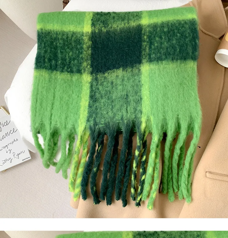 Green Big Mao Plaid Scarf Women's Autumn And Winter Korean Style Japanese Style  Thickened Warm Atmosphere  Fashionable Scarf display picture 5