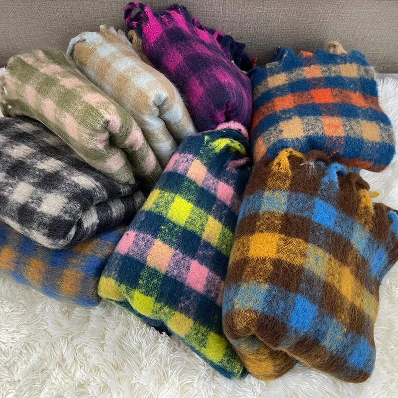 Korean Style Versatile Student Shawl Warm Scarf Simple Versatile Men's And Women's Autumn And Winter High-end Sense Plaid Scarf display picture 3