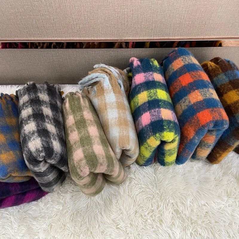 Korean Style Versatile Student Shawl Warm Scarf Simple Versatile Men's And Women's Autumn And Winter High-end Sense Plaid Scarf display picture 4