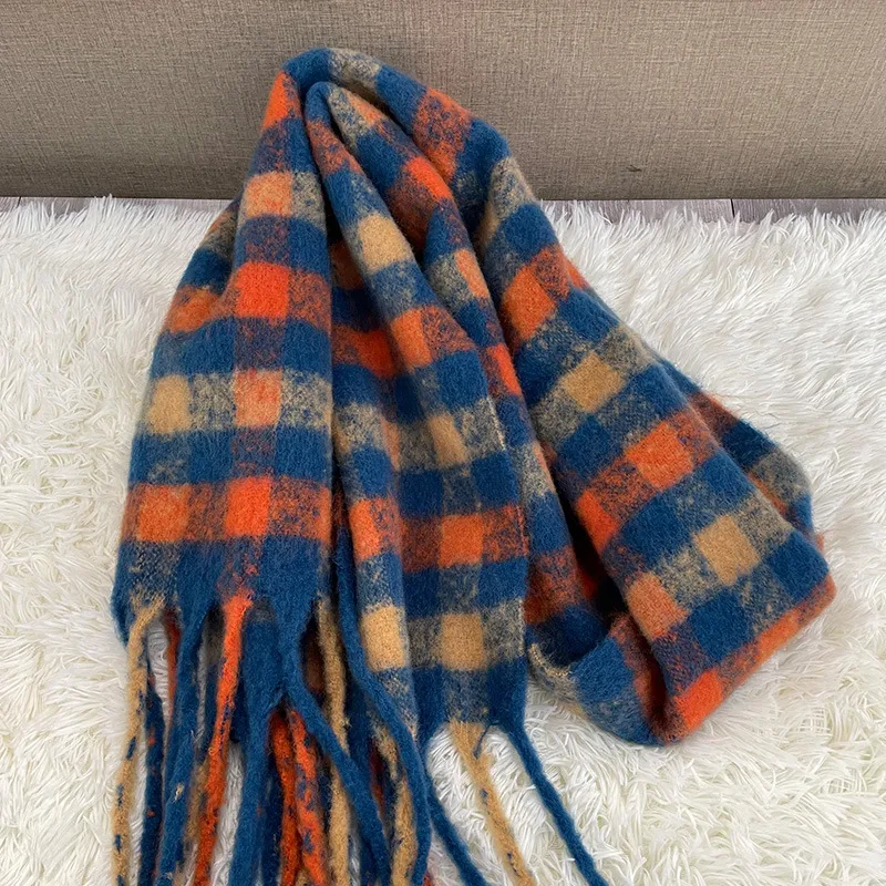 Korean Style Versatile Student Shawl Warm Scarf Simple Versatile Men's And Women's Autumn And Winter High-end Sense Plaid Scarf display picture 7