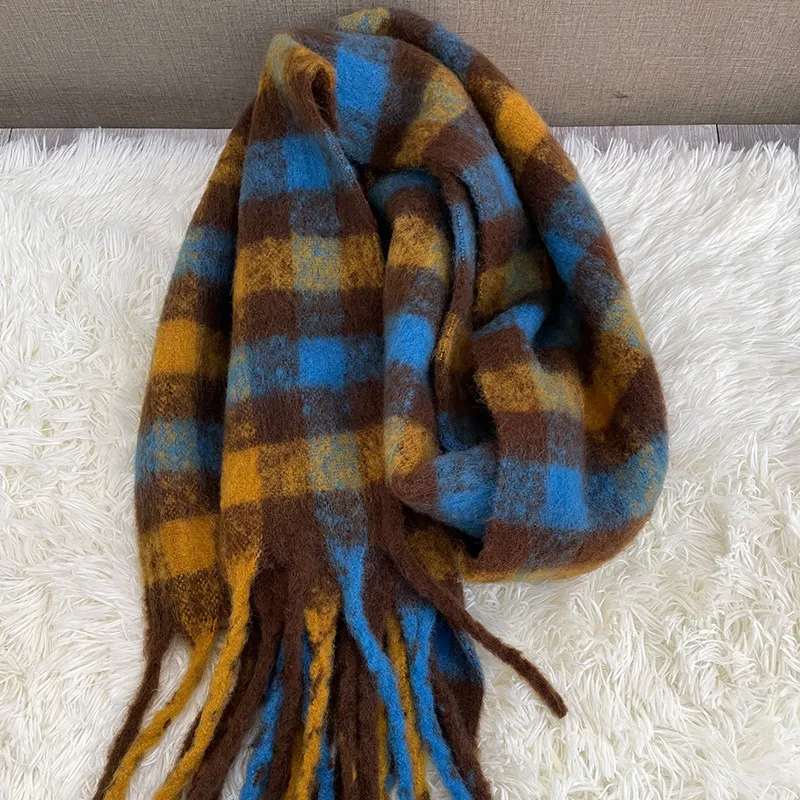 Korean Style Versatile Student Shawl Warm Scarf Simple Versatile Men's And Women's Autumn And Winter High-end Sense Plaid Scarf display picture 8