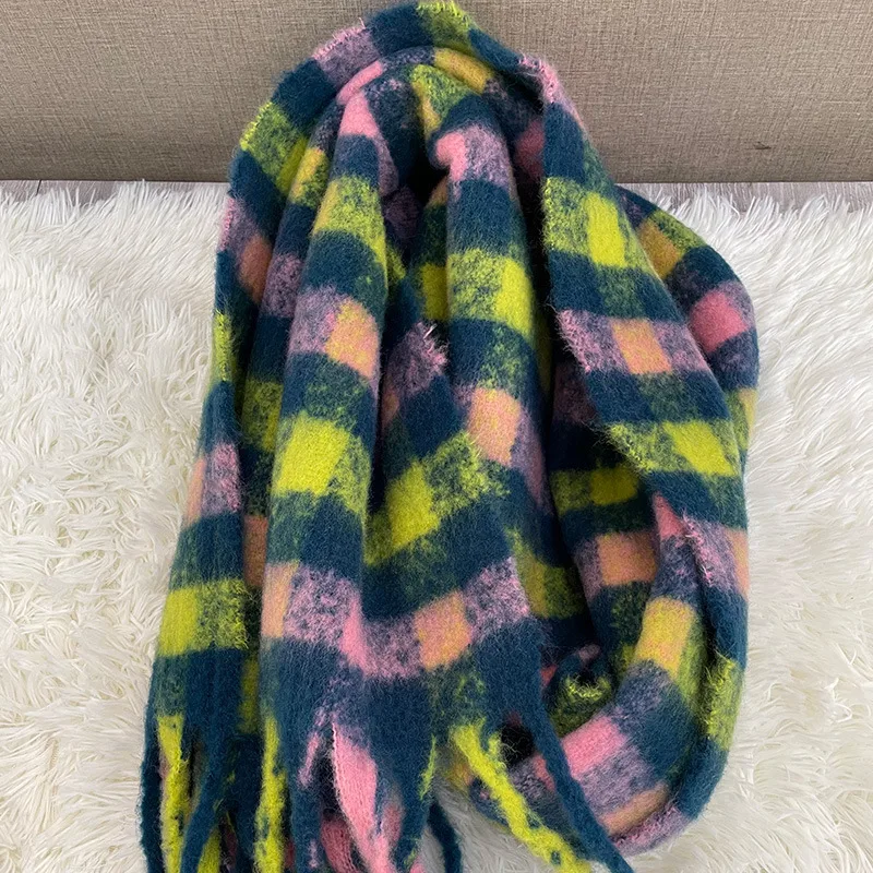 Korean Style Versatile Student Shawl Warm Scarf Simple Versatile Men's And Women's Autumn And Winter High-end Sense Plaid Scarf display picture 9