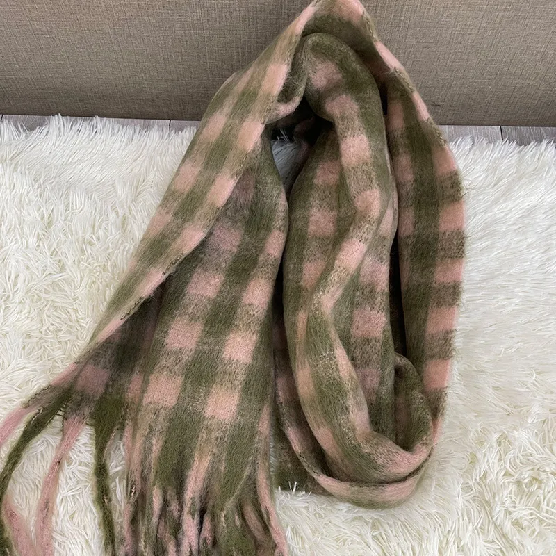 Korean Style Versatile Student Shawl Warm Scarf Simple Versatile Men's And Women's Autumn And Winter High-end Sense Plaid Scarf display picture 10