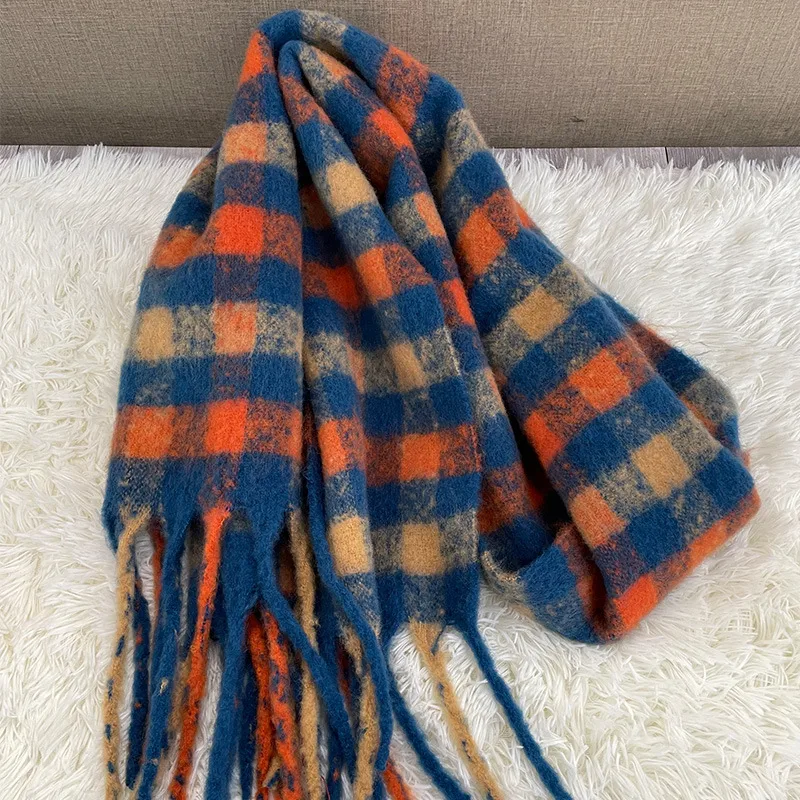 Korean Style Versatile Student Shawl Warm Scarf Simple Versatile Men's And Women's Autumn And Winter High-end Sense Plaid Scarf display picture 11